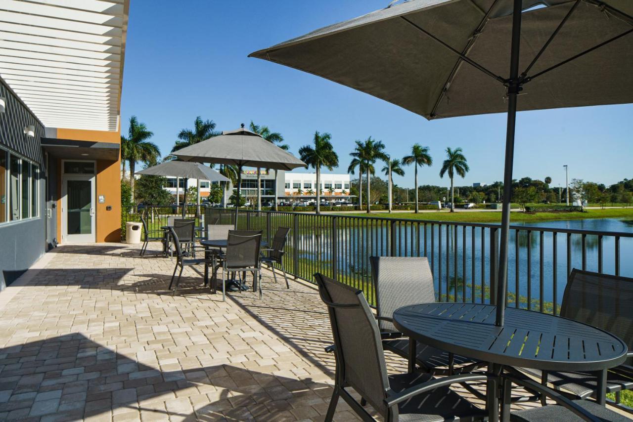 Fairfield By Marriott Inn & Suites Deerfield Beach Boca Raton Exterior photo